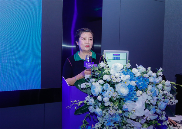 圖片1 深圳市健康產(chǎn)業(yè)類行業(yè)協(xié)會聯(lián)合黨委第一書記 王夏娜.jpg