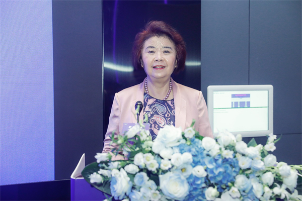 圖片5 深圳市健康產(chǎn)業(yè)發(fā)展促進(jìn)會執(zhí)行會長 黃鶴.jpg