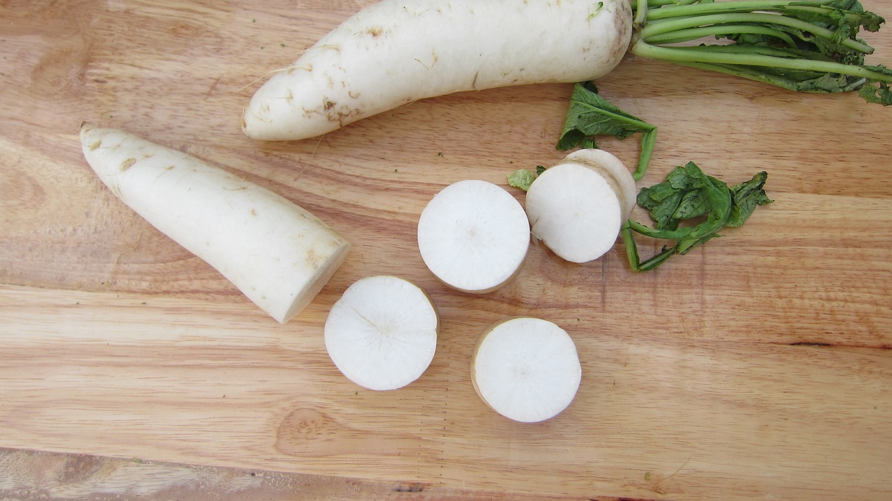 white-radish-2934281_1280.jpg