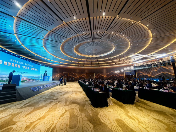 3、頒獎(jiǎng)典禮現(xiàn)場(chǎng)（攝影：盧偉） - 復(fù)件(1).jpg