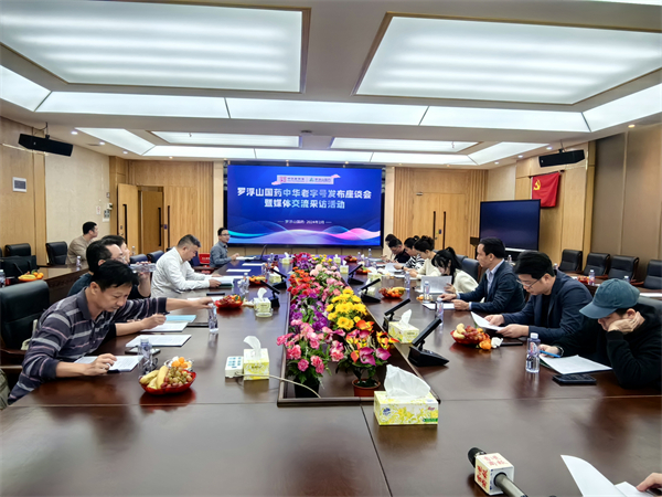 2、活動現(xiàn)場 - 復(fù)件(1).jpg