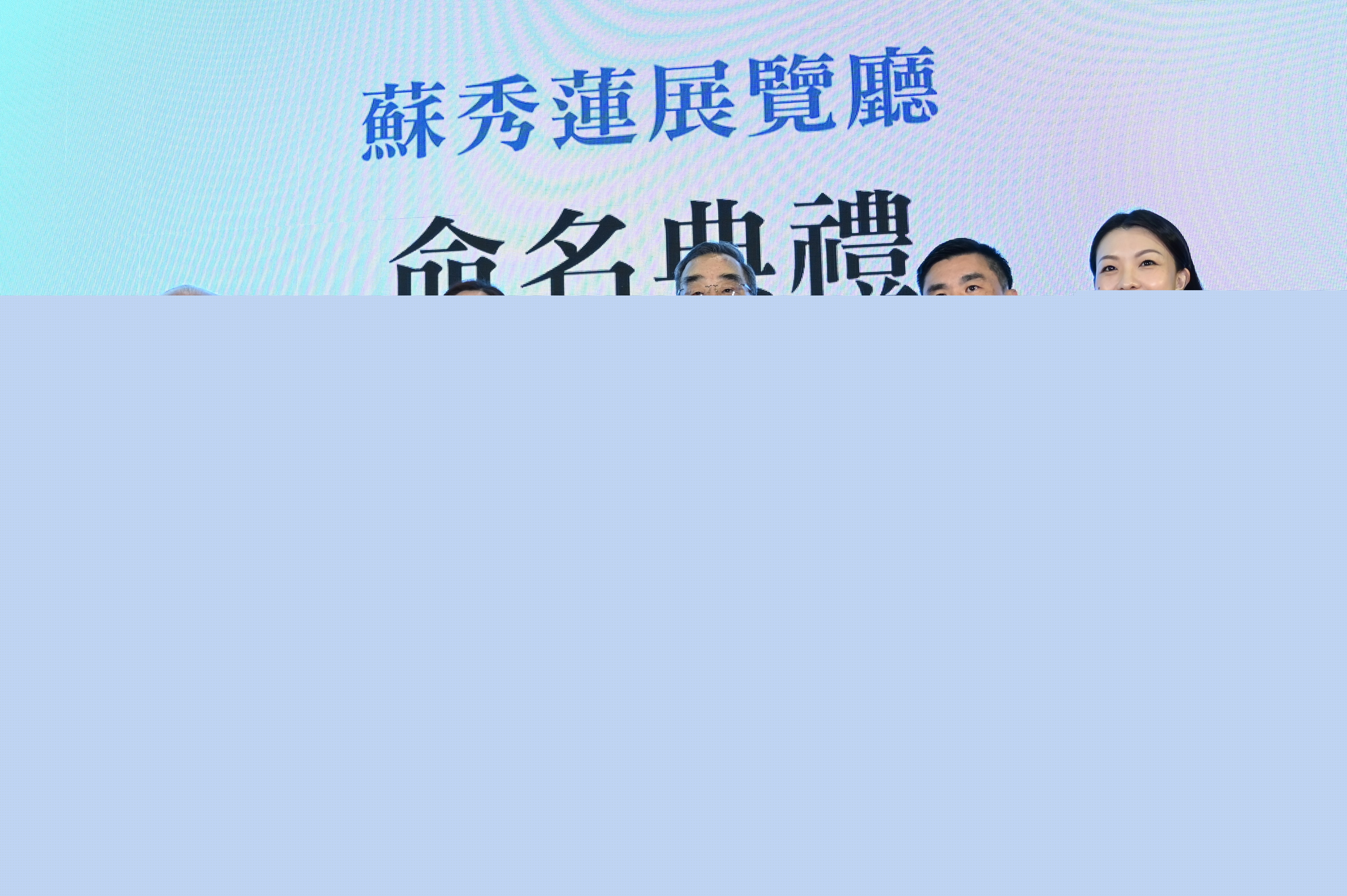 香港珠海學院校董會副主席林樹哲先生（右三）慷慨捐贈港幣500萬元予學院發(fā)展之用，由林廣兆主席（左一）和ZHANG Jane副校長（左二）代為接收支票。.JPG