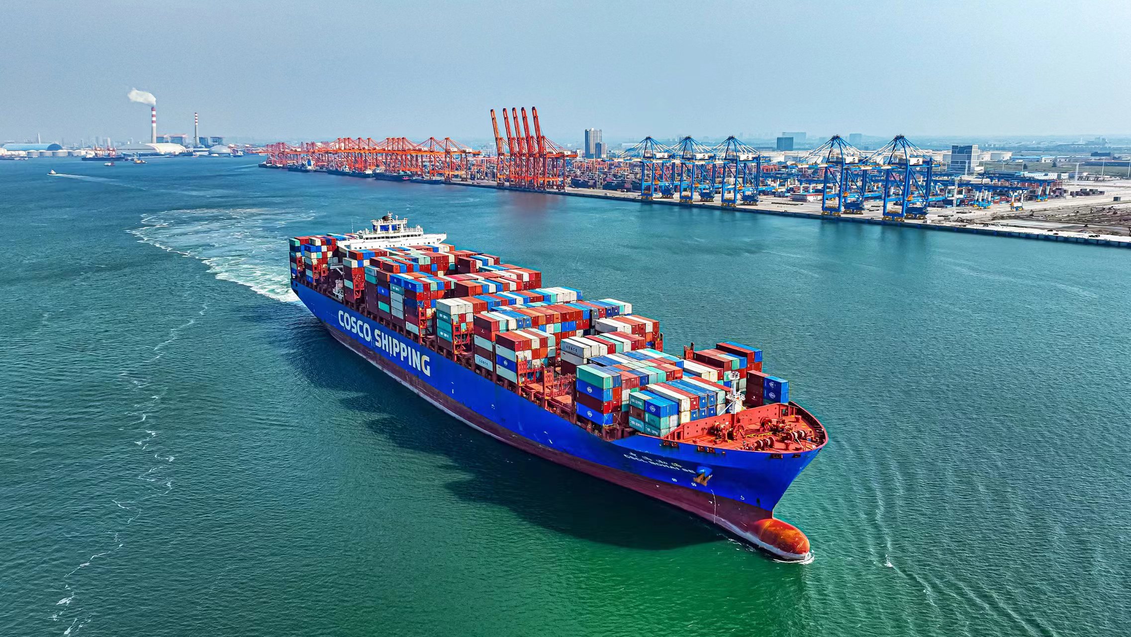 2、欽州港航拍圖 (中國(廣西)自由貿(mào)易試驗(yàn)區(qū)欽州港片區(qū)管委供圖).jpg