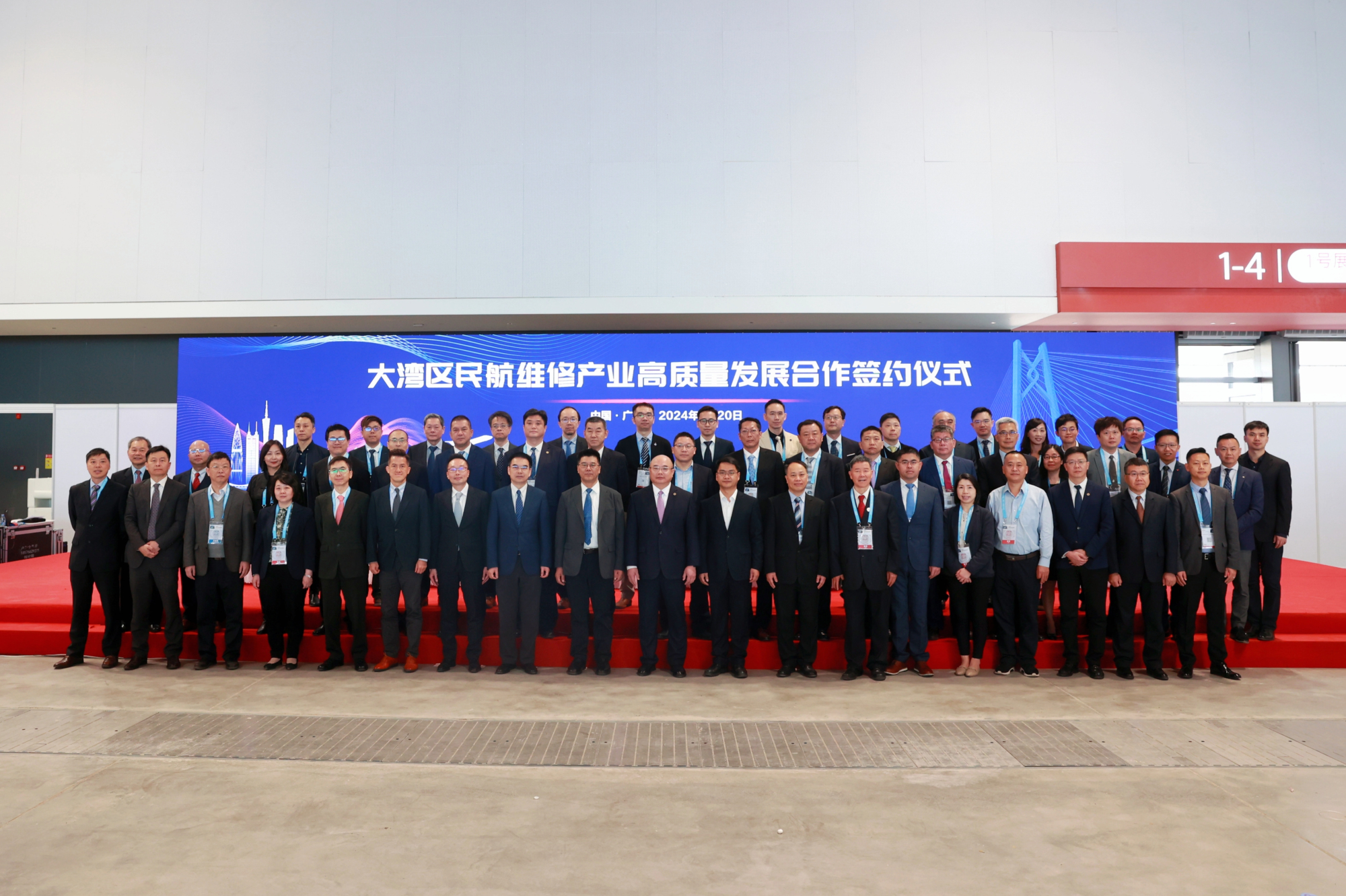 2、簽約現(xiàn)場(chǎng)（攝影：南宣） (1).jpg