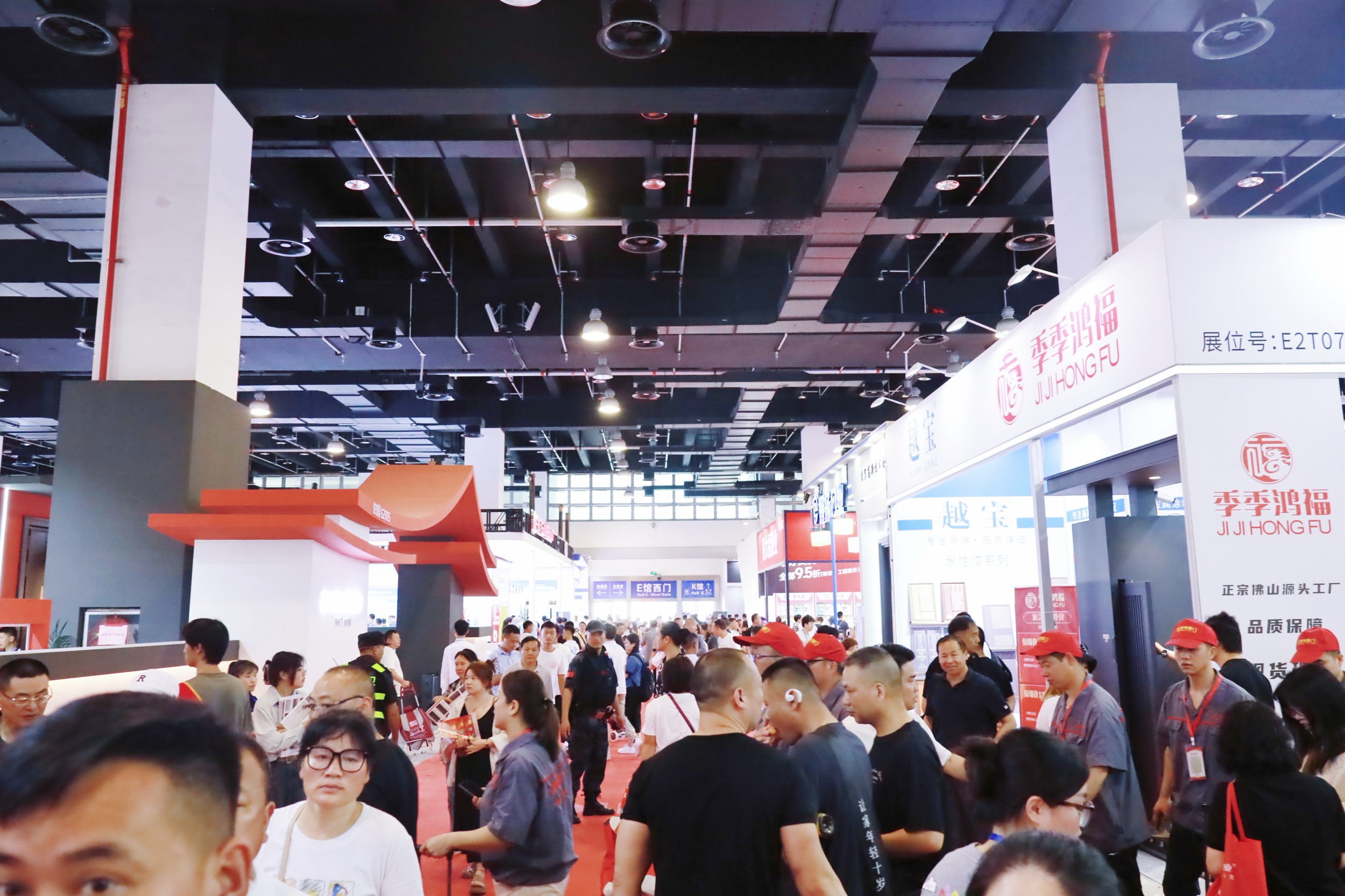 圖1圖說(shuō) 門(mén)博會(huì)現(xiàn)場(chǎng).JPG