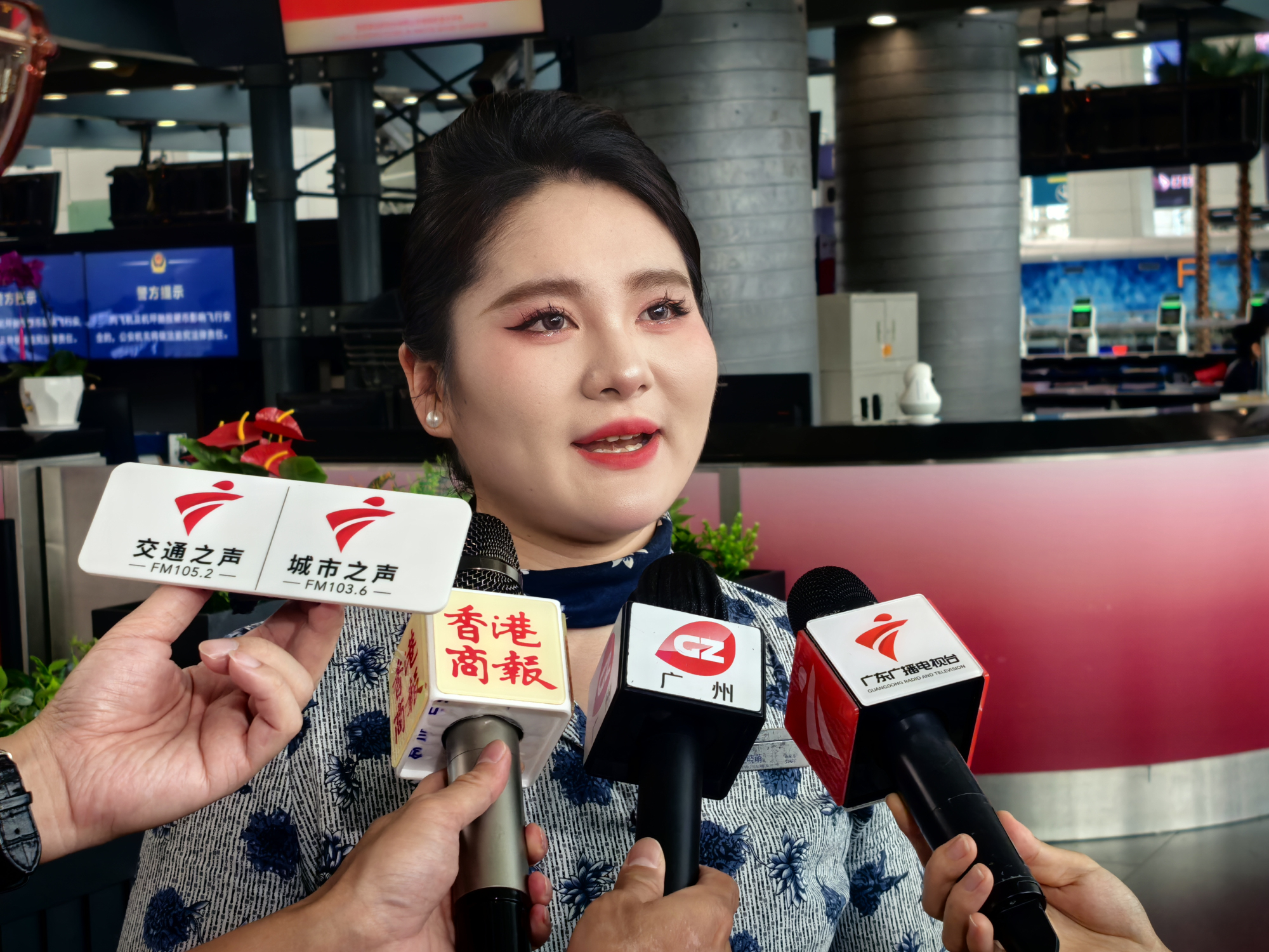 4、東航廣東分公司地服部高端專員王曉萌接受媒體採訪.jpg