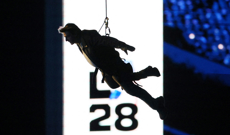 美國知名影星湯告魯斯在閉幕式上表演。圖源 路透社.JPG