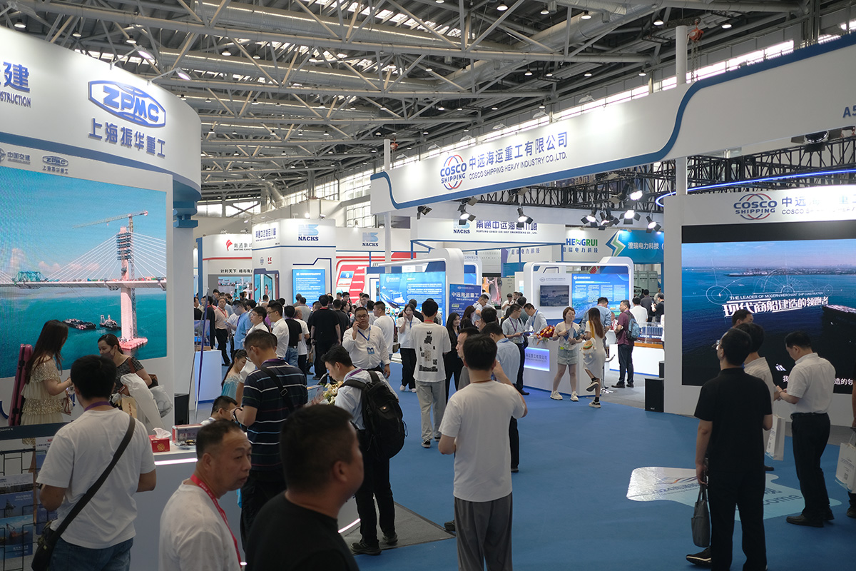 圖2：9月12日，2024高技術(shù)船舶和海工裝備國家先進製造業(yè)集群（南通）發(fā)展大會暨船舶海工產(chǎn)業(yè)展在江蘇南通舉辦，圖為船舶海工產(chǎn)業(yè)展現(xiàn)場。.jpg