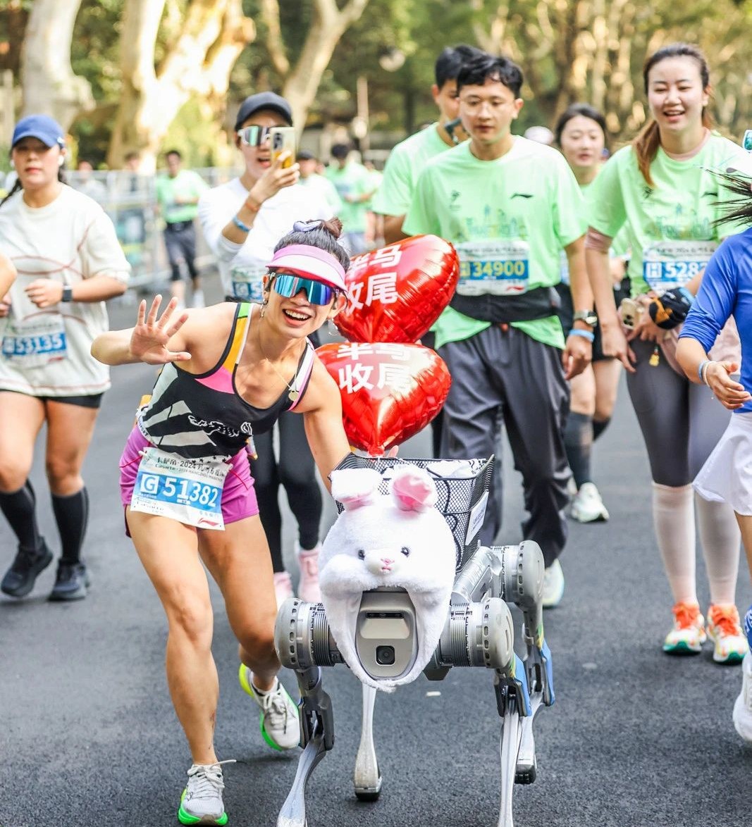 圖1圖說：杭州馬拉松半馬賽事的「關門兔」。.jpg