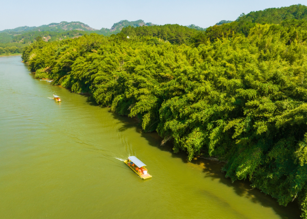 3、石表山風(fēng)景區(qū)的竹筏漂流  劉崢  攝_編輯.jpg
