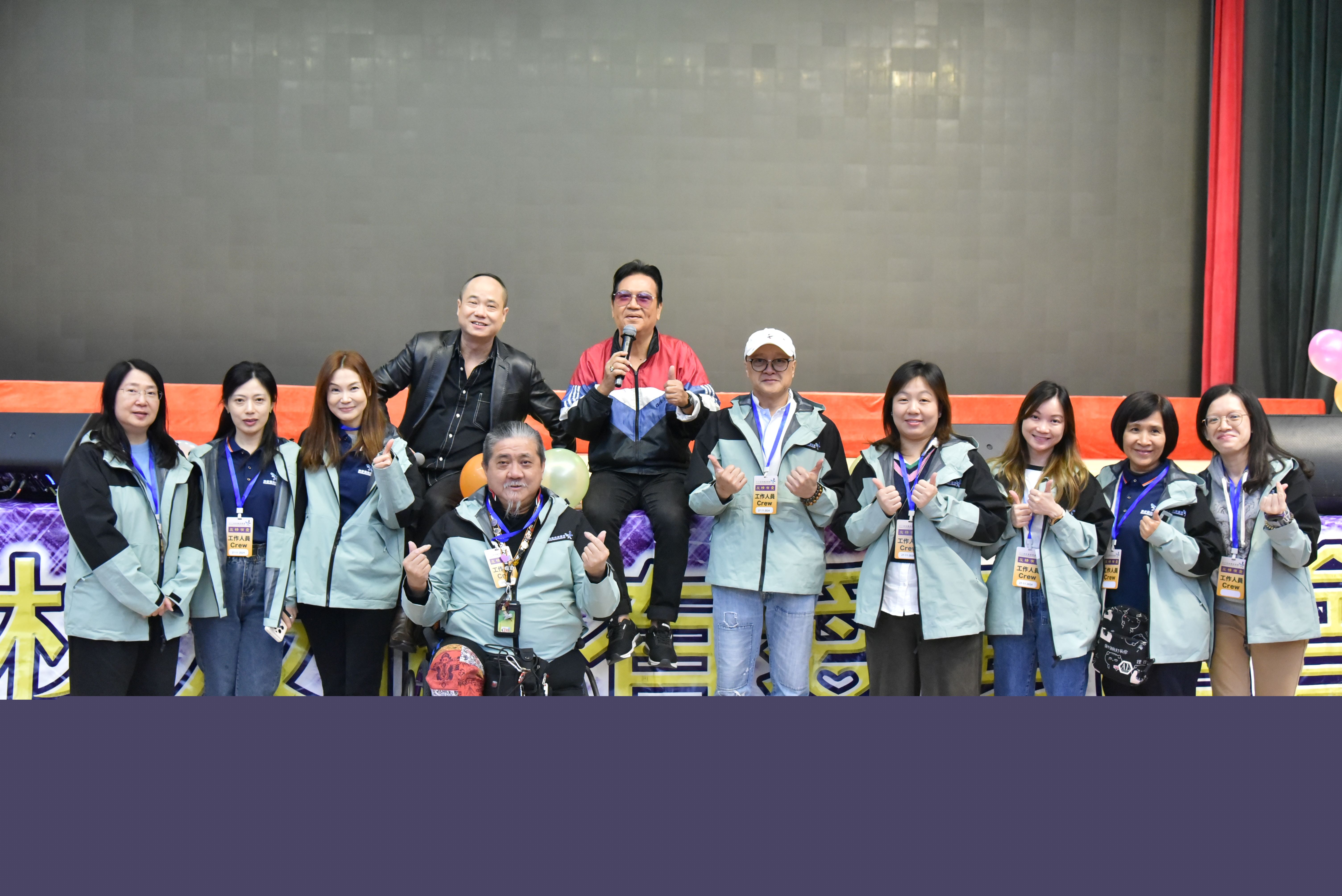 DSC_2997 黃韻材先生與工作人員大合照2.JPG