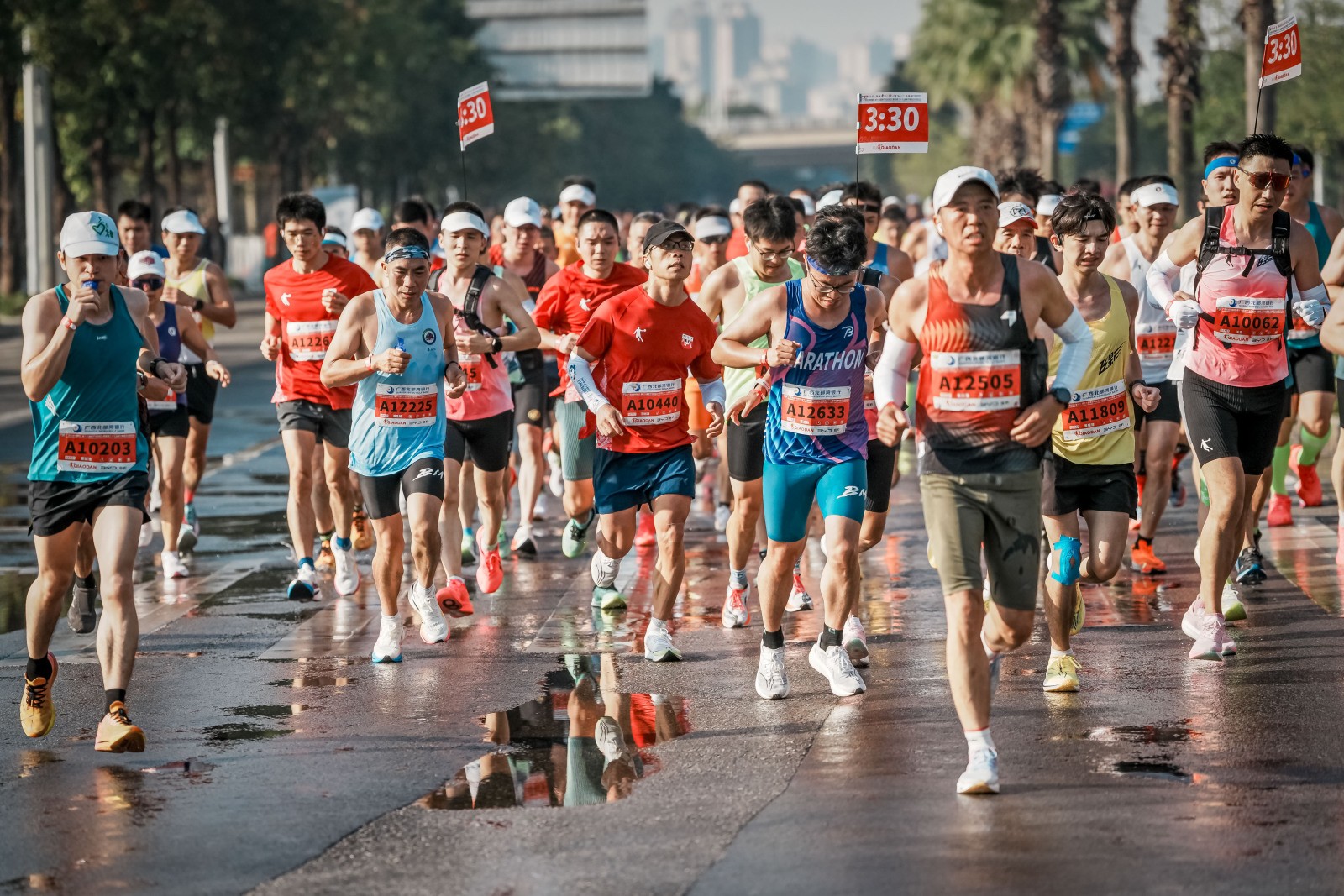 3、比賽現(xiàn)場（2024南寧馬拉松組委會供圖）.jpg