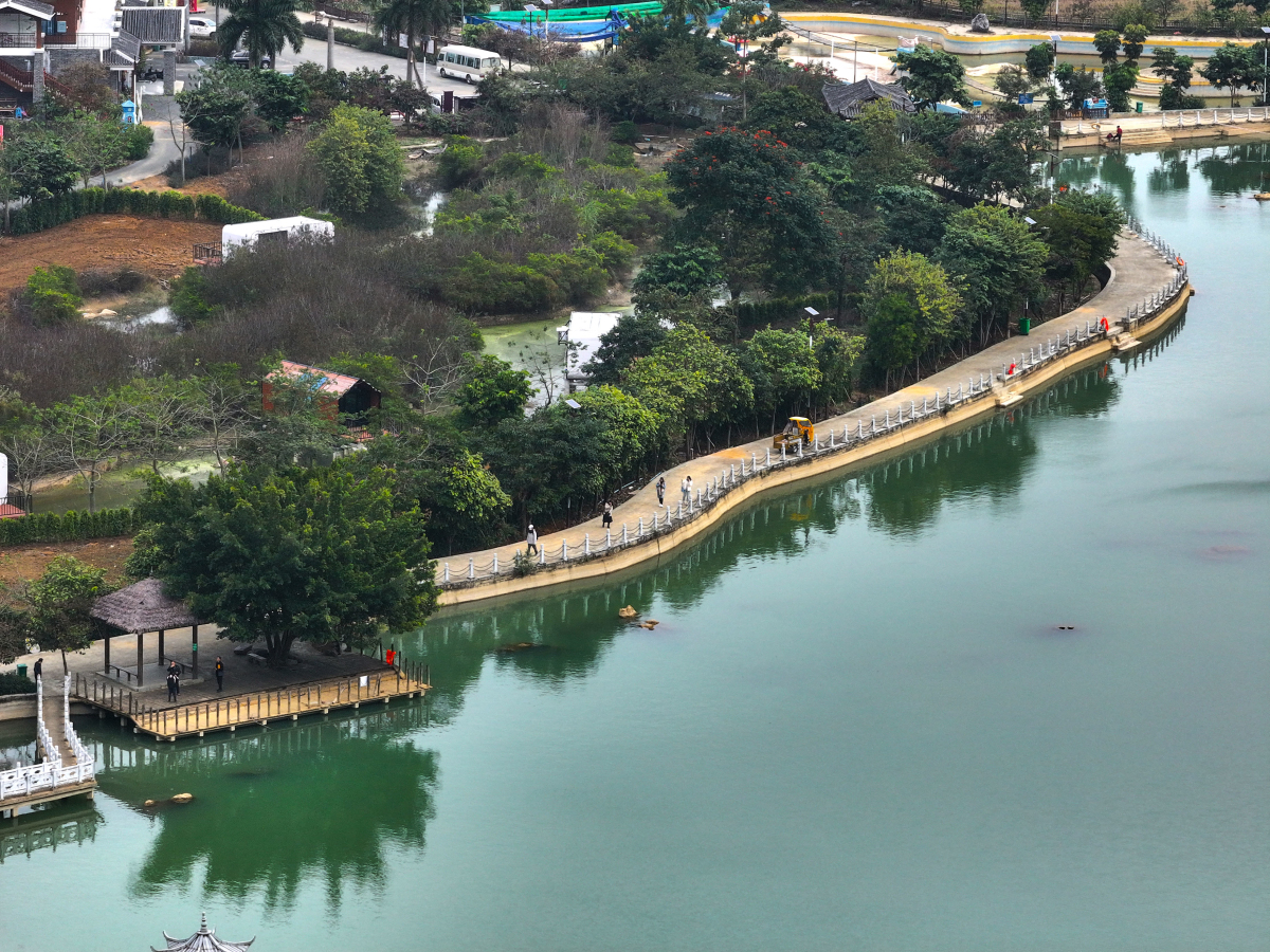 1、龍?zhí)鹅`湖景區(qū)（喻湘泉 攝）.jpg