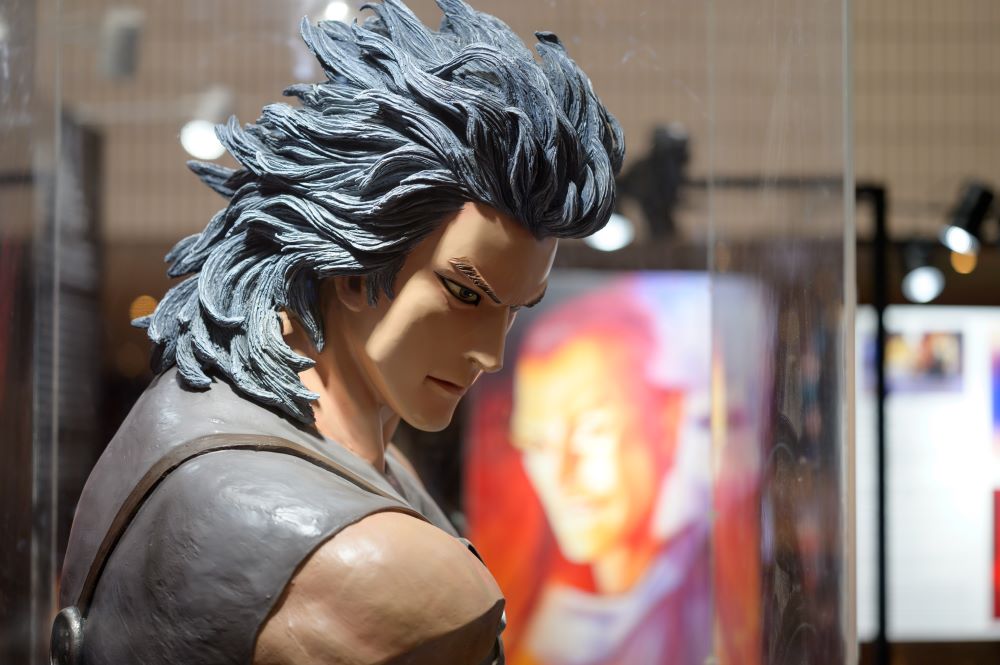 馬榮成先生特別為是次紀(jì)念展借出私人典藏，包括《風(fēng)雲(yún)》角色半身頭像雕塑及從未展示過的聶風(fēng)雕像模型 (2).jpg