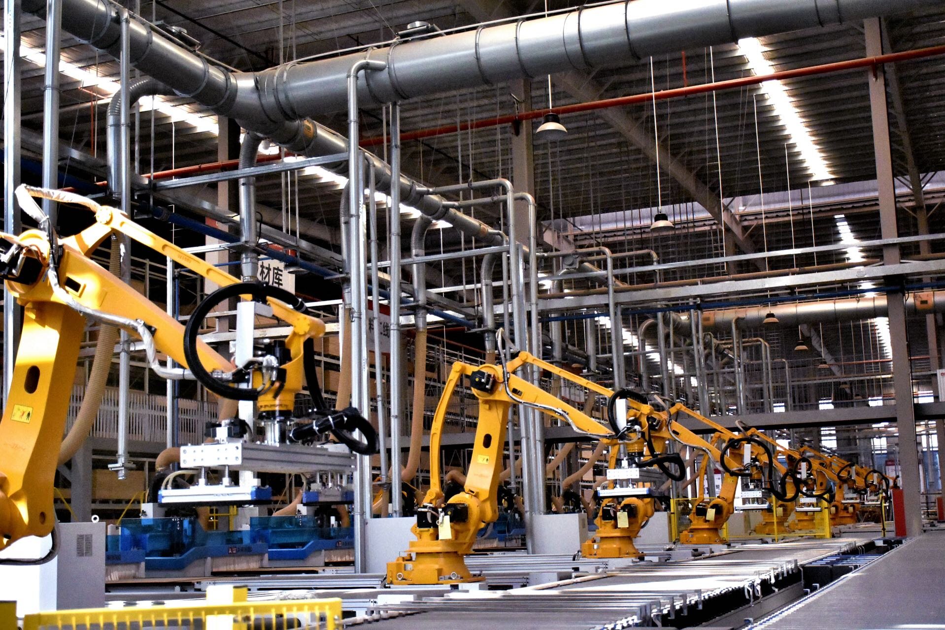 配圖2:智能化生產線 張欣苑 攝.jpg