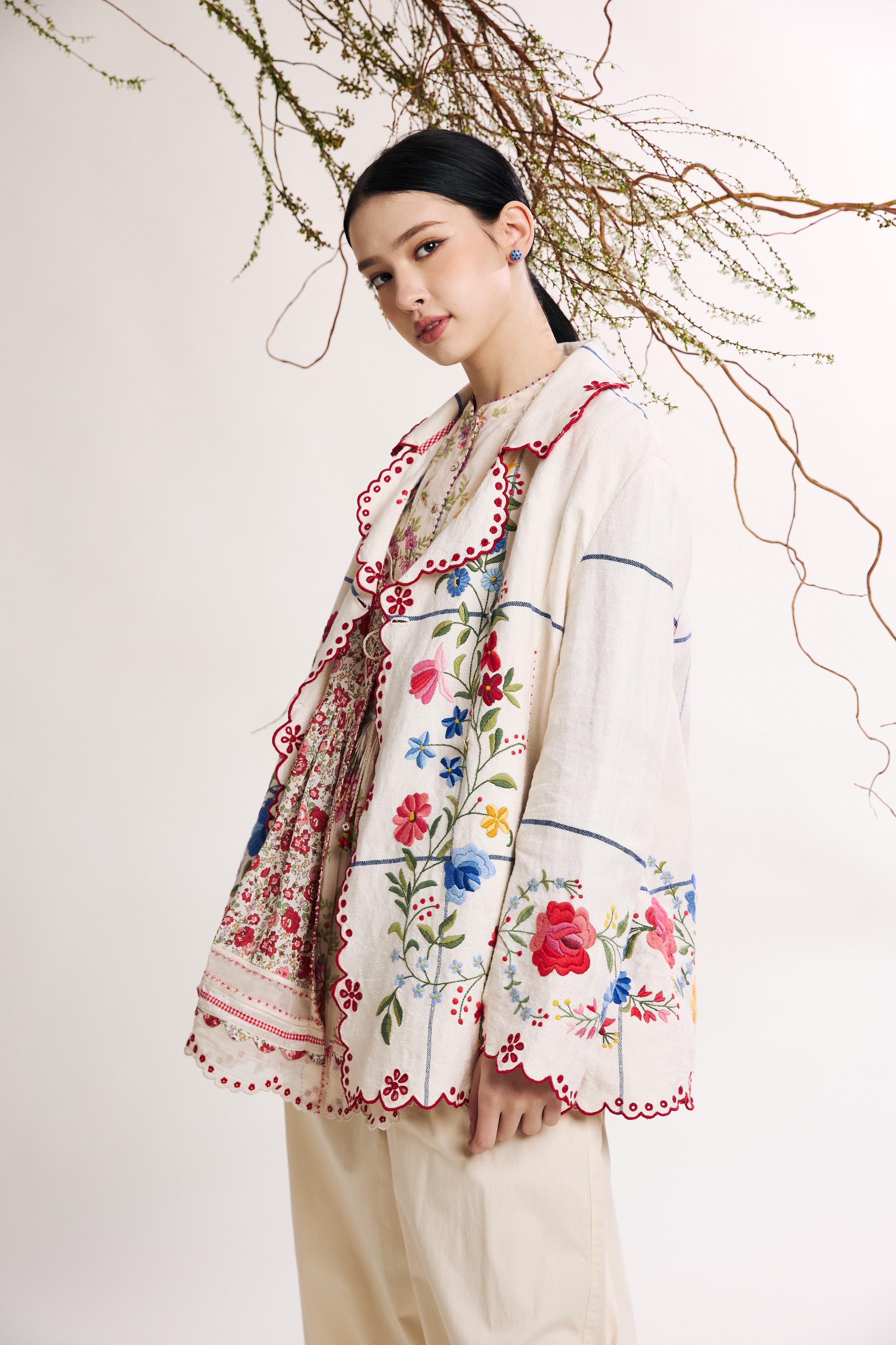 COCKTAIL SELECT SHOP_SS25_Pero_SANGALO EDGE FLORAL EMBRO JACKET_HKD43800.jpeg