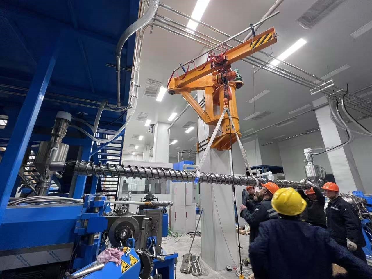 圖2：遠(yuǎn)東海纜項(xiàng)目進(jìn)入設(shè)備安裝階段.jpg