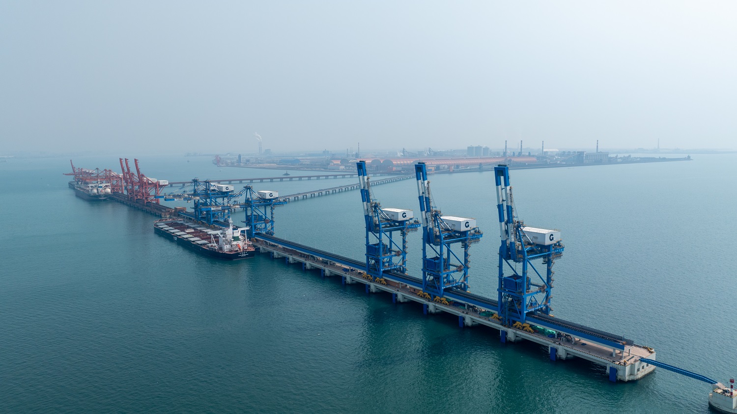 圖一：赤沙作業(yè)區(qū)1-2號(hào)泊位（黃震環(huán) 王琪術(shù) 攝）.jpg