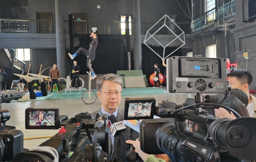 圖說四 長(zhǎng)春市文廣旅局副局長(zhǎng)韓銘飛正在接受記者採(cǎi)訪.jpg