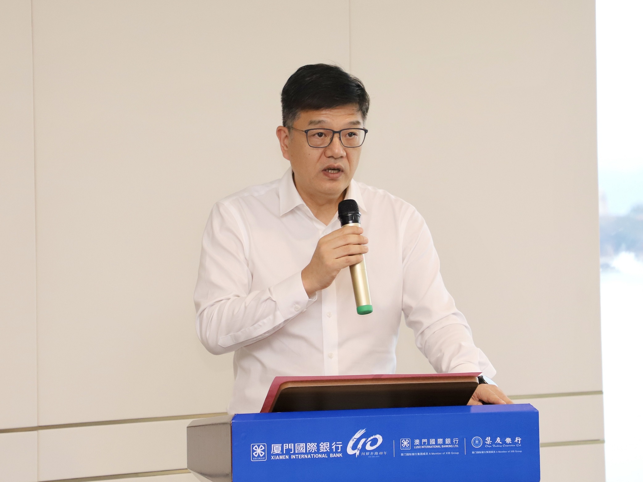 圖4 集友陳嘉庚教育基金主席、集友銀行行政總裁、考察團團長徐俊致辭.jpeg