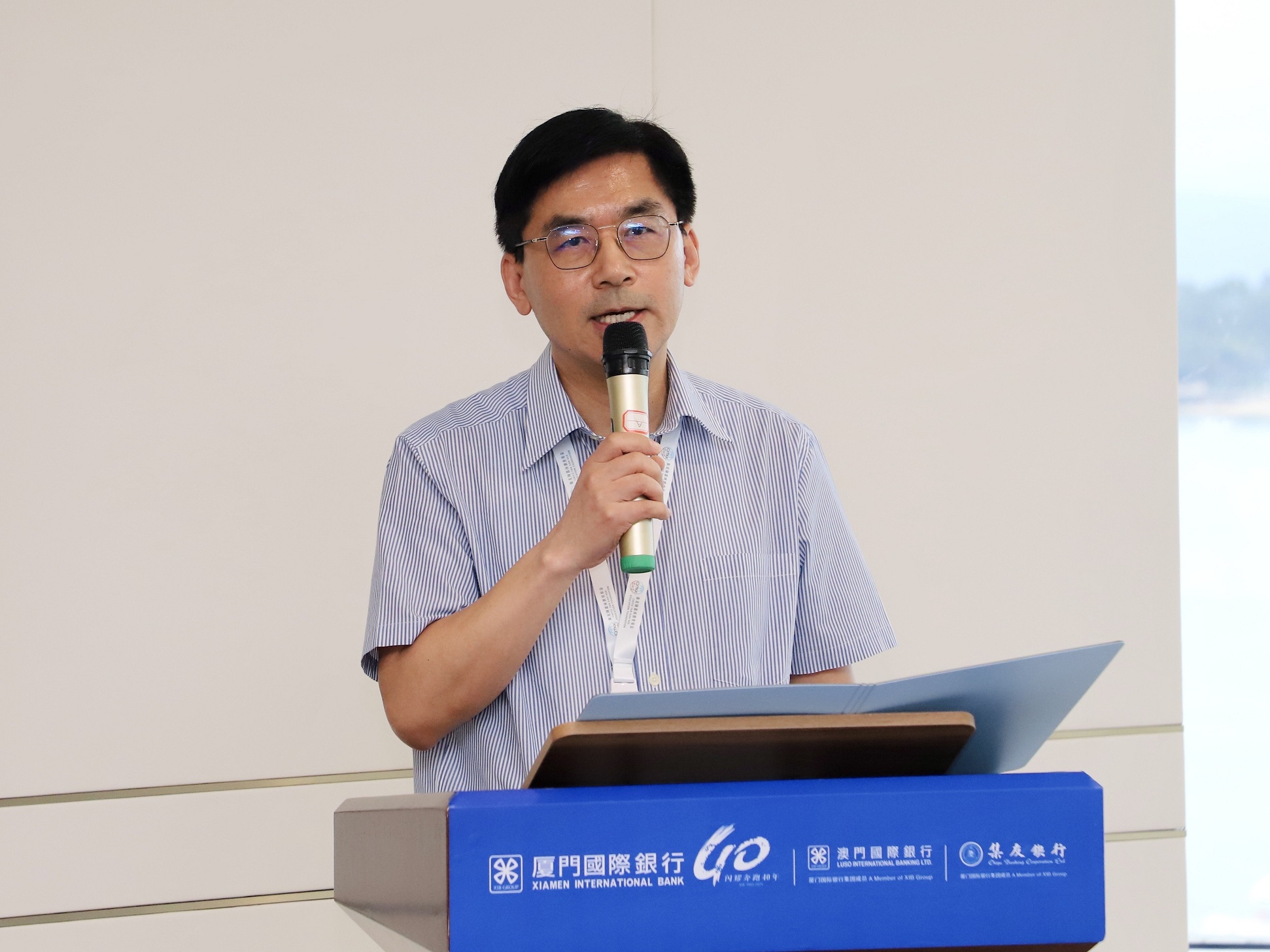 圖5 香港創(chuàng)知中學校長、考察團副團長黃晶榕致辭.jpeg