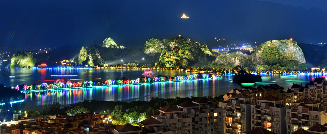 5、星湖夜景   攝影： 何異能.jpg