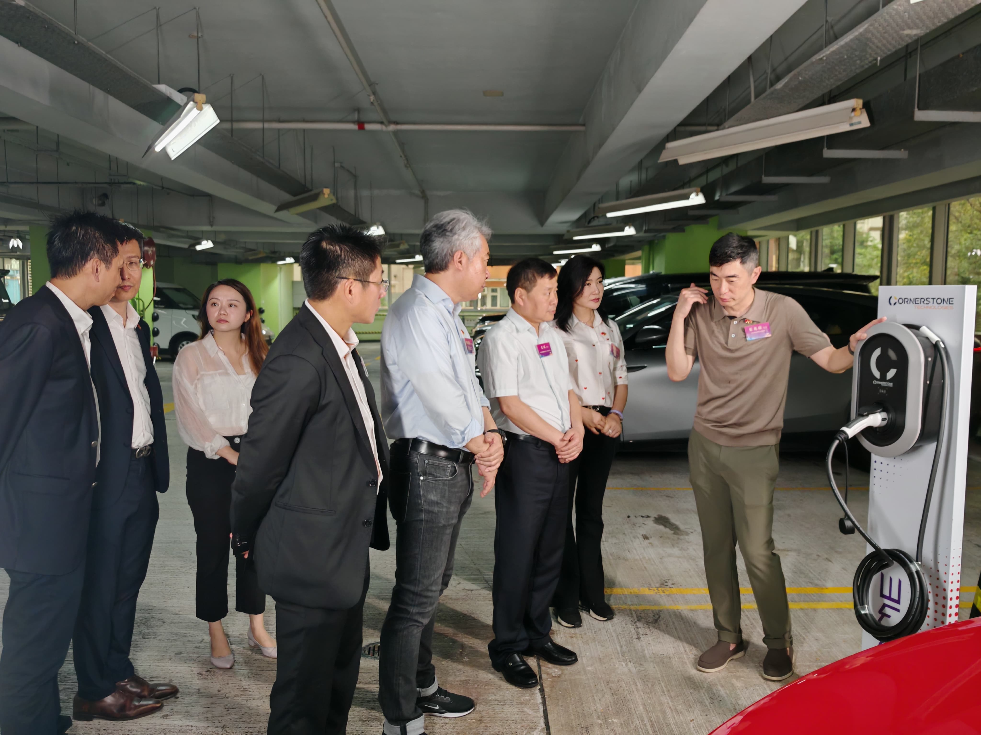 01 香港灣仔區(qū)各界協(xié)會(huì)主席.jpg