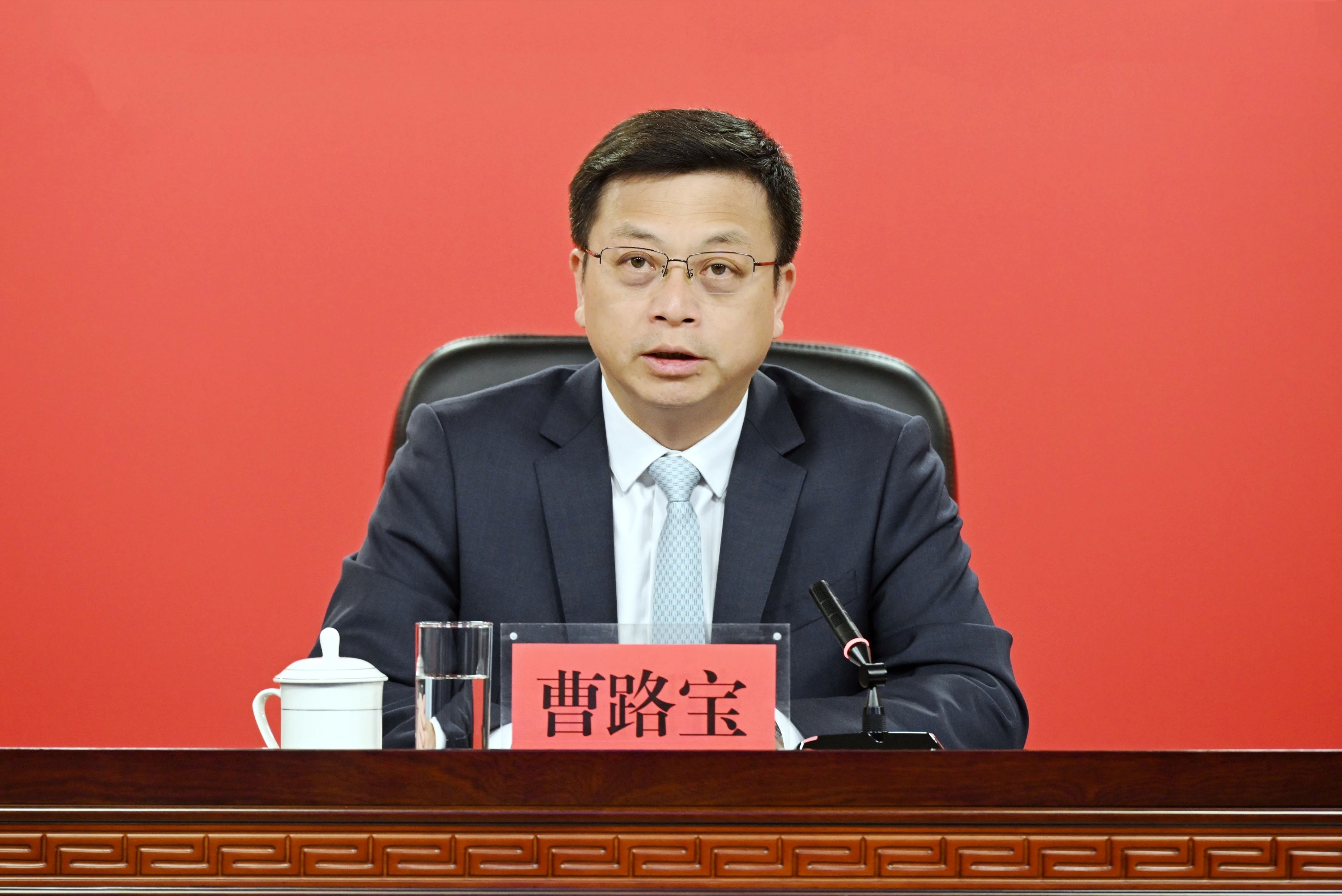 圖說一：吉林省委常委、宣傳部部長、省委新聞發(fā)言人 曹路寶.jpg