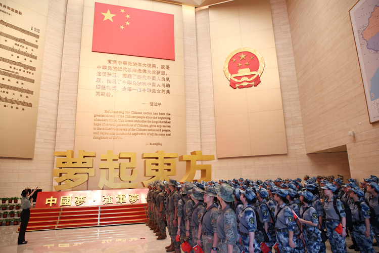 參觀駐香港部隊(duì)展覽中心 (2).JPG