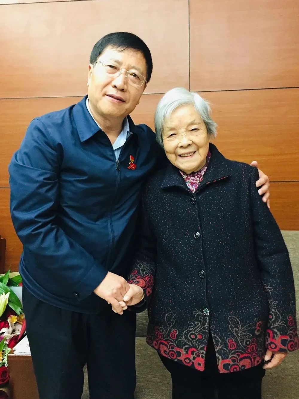 圖說三：看望開國將軍甘祖昌夫人、「全國道德模範(fàn)」、「最美奮鬥者」 龔全珍.jpg