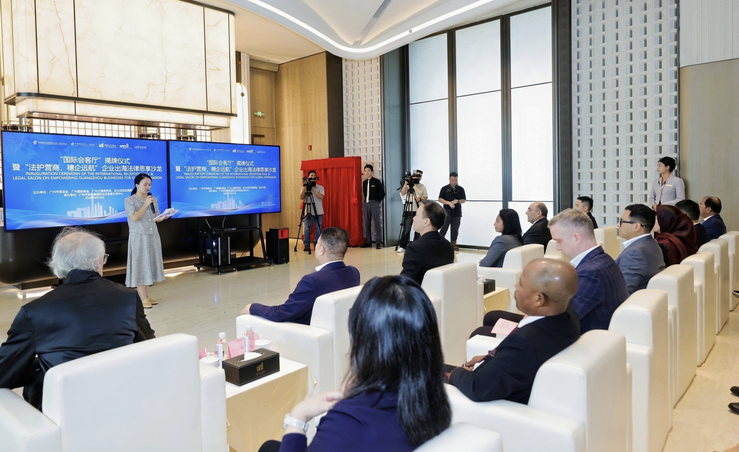 TWK_9374-opq4002555815 2.jpg