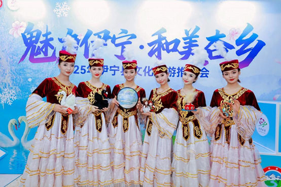 圖2：新疆伊寧縣舞蹈演員 拷貝.jpg