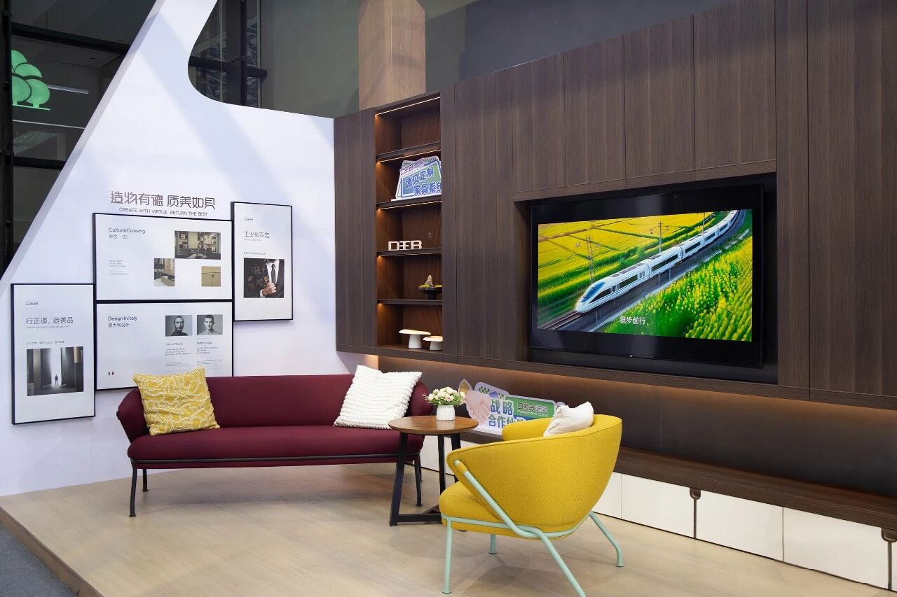 1、在此次廣西國(guó)際林木展豐林展廳內(nèi)德貝定制家具系統(tǒng)精彩亮相.jpg